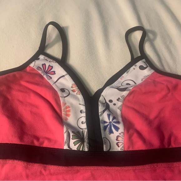 One Tooth Super Cute Spring Workout Top Size L - Picture 2 of 4